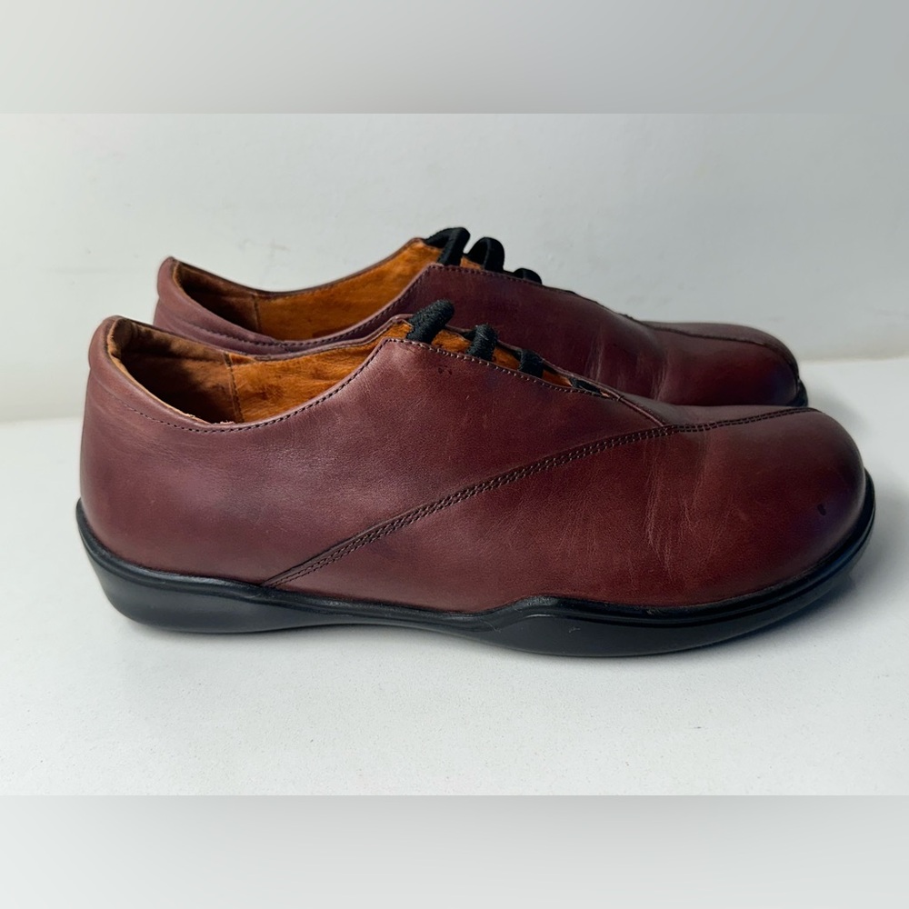 Vintage Footprints Footbed Oxblood Leather Sneakers Slip On Women’s EU 37 US 6
